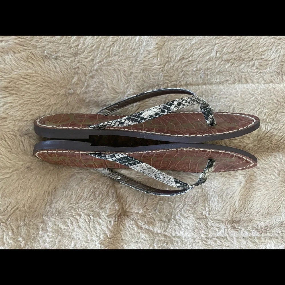 Sam Edelman python print flip flops - Picture 2 of 7